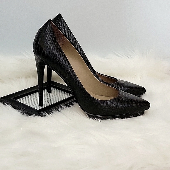 Beautiful Ann Taylor Black Crocodile Print Stilleto Heels - Picture 2 of 9
